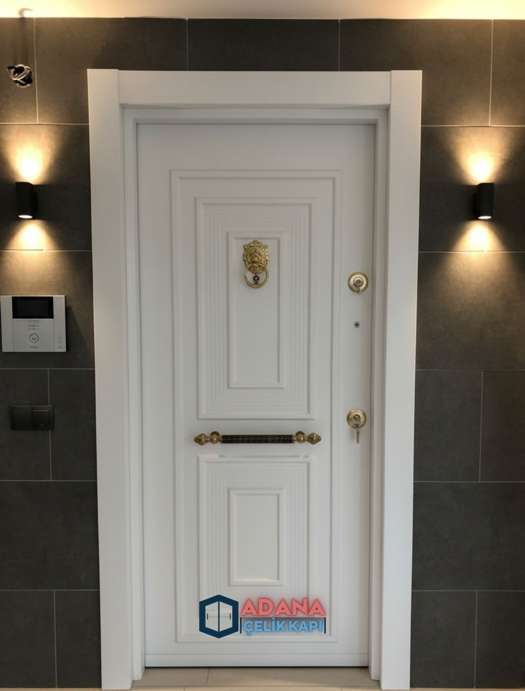 AÇK-1007 beyaz lüks aslan başlı detaylı PVC kaplama çelik kapı modeli