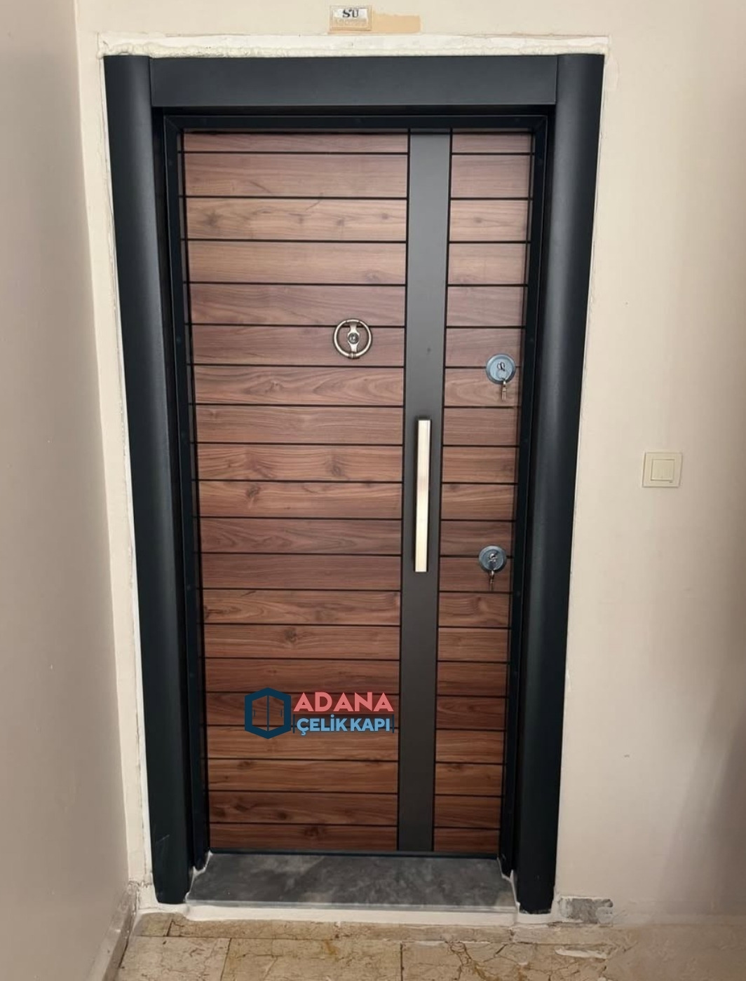 AÇK-1604 Çift Renk Laminoks Yüzey Lüks Çelik Kapı